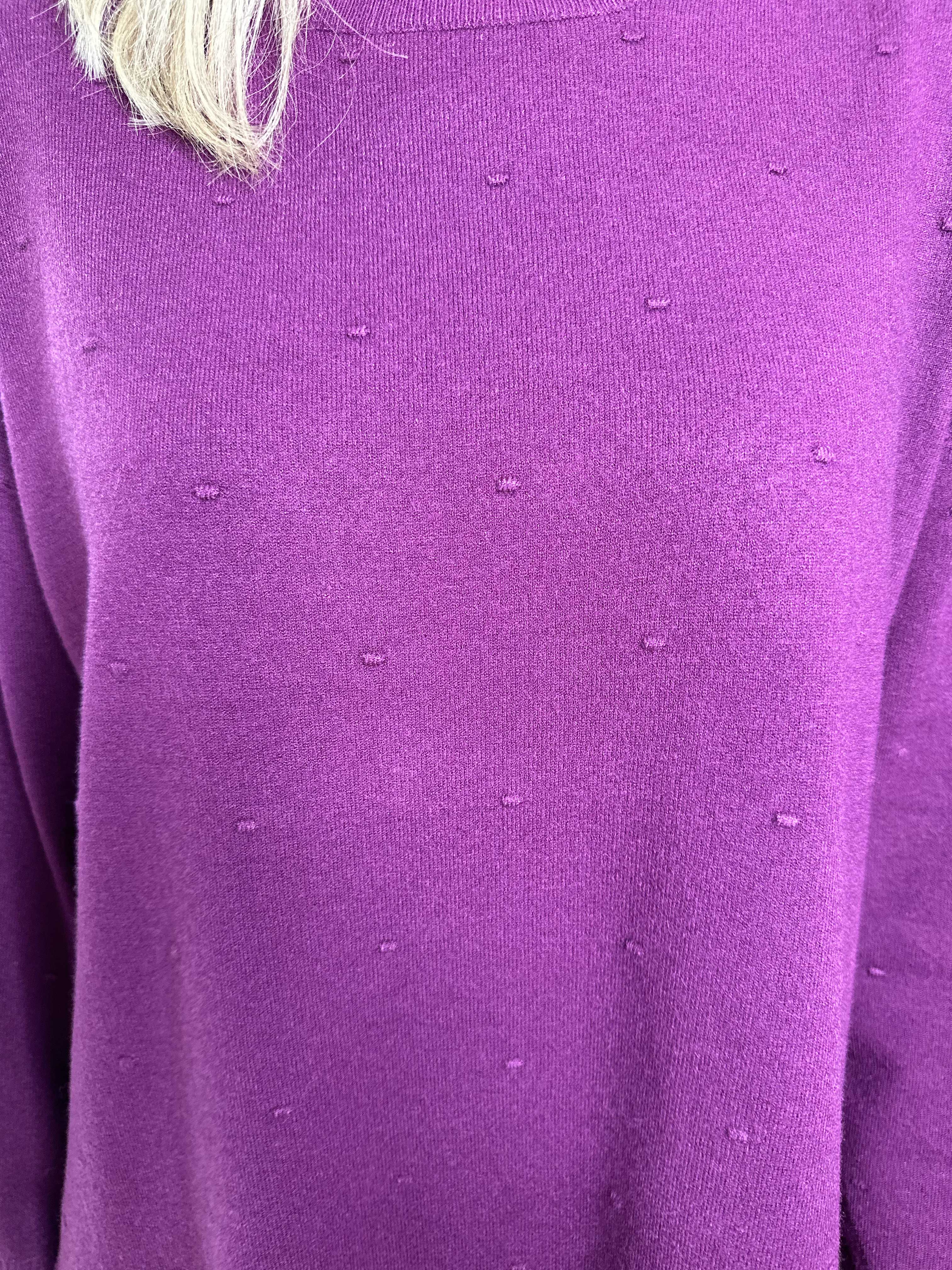 Zina - Tröja med prickiga detaljer i tyget